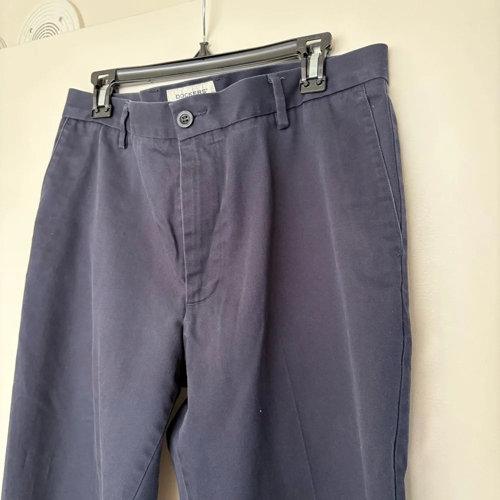 Dockers Men's Straight Fit Dark Blue Chinos